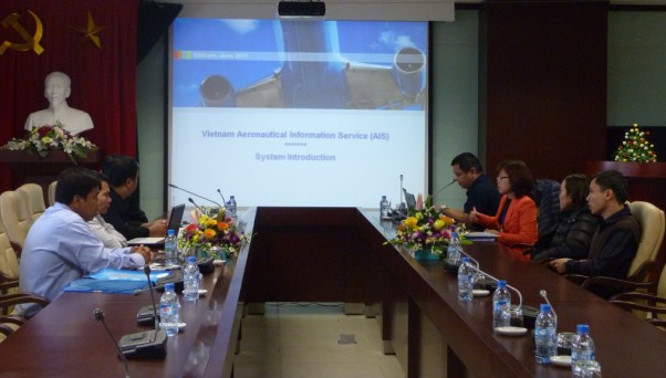 Trung tâm Thông báo tin tức hàng không làm việc với đoàn Ủy ban nhà nước về HKDD Campuchia